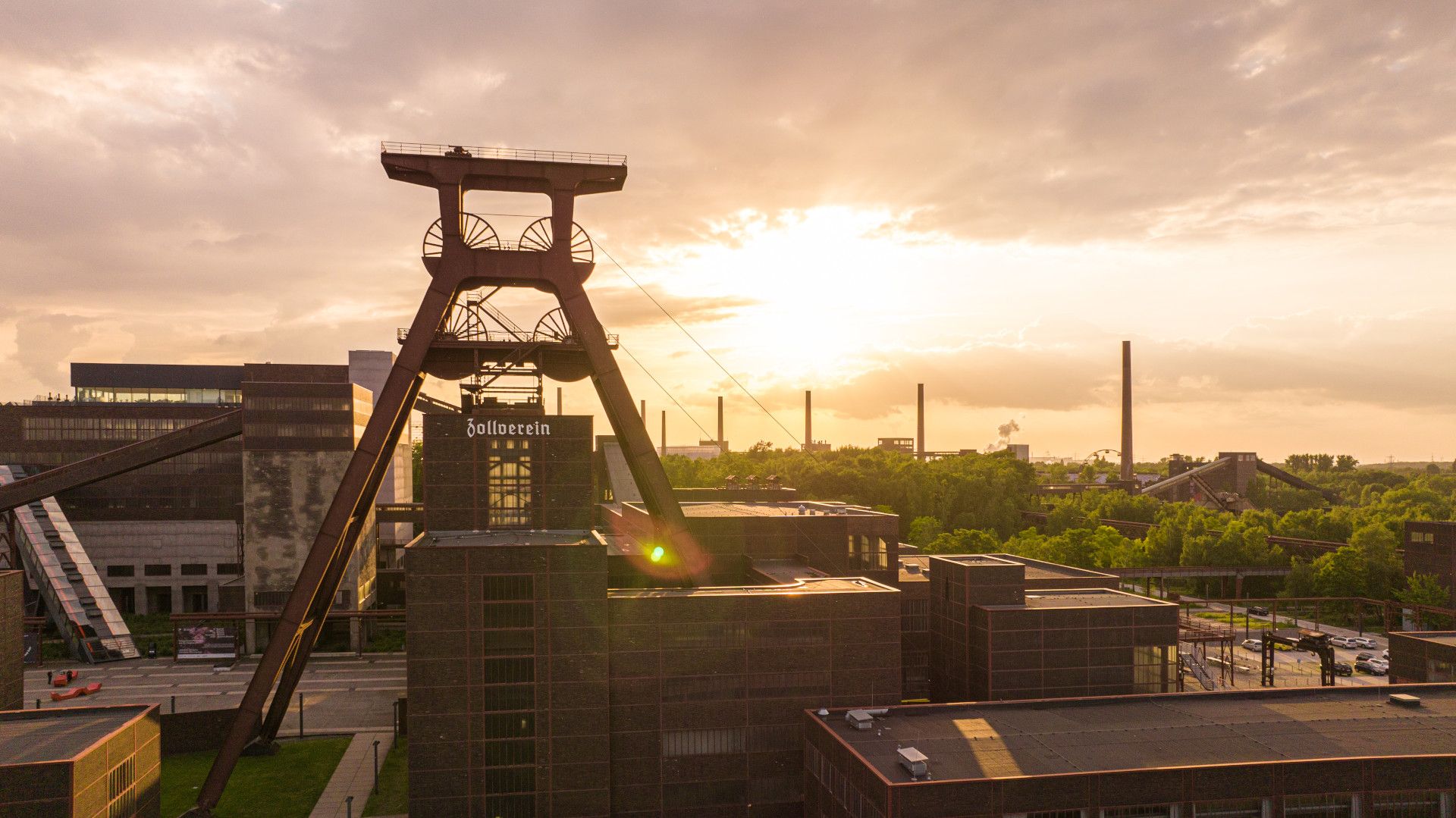 Sonnenuntergang an der Zeche Zollverein in Essen