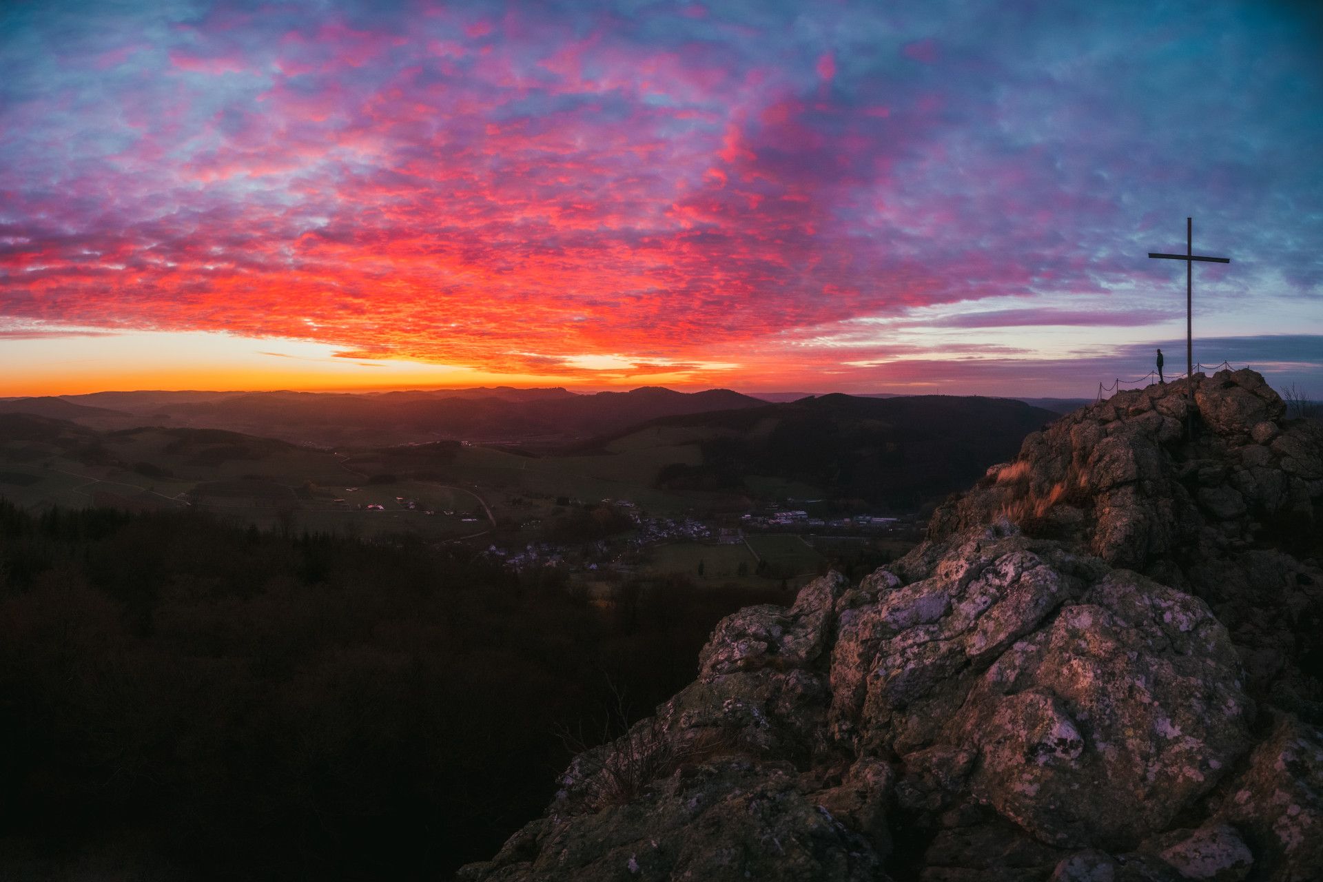 Bruchhauser Steine bij zonsopgang, Sauerland