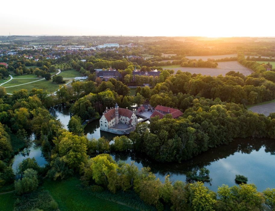 Kasteel Vischering is een van de oudste waterburchten in het Münsterland.