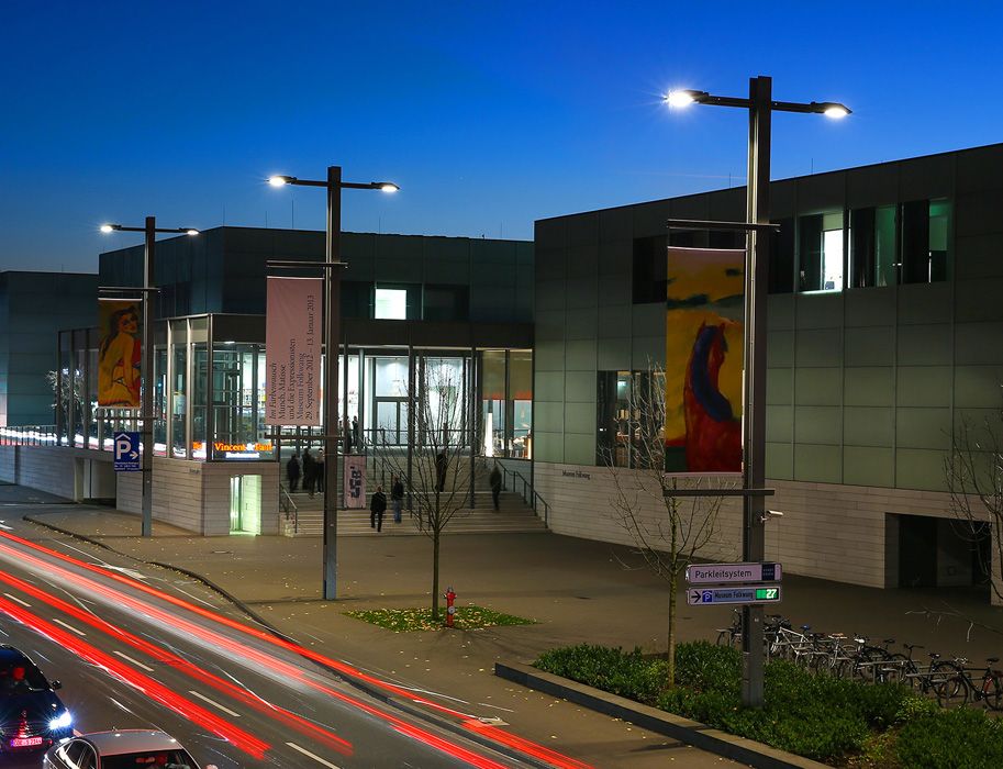 Het Museum Folkwang in Essen bij nacht