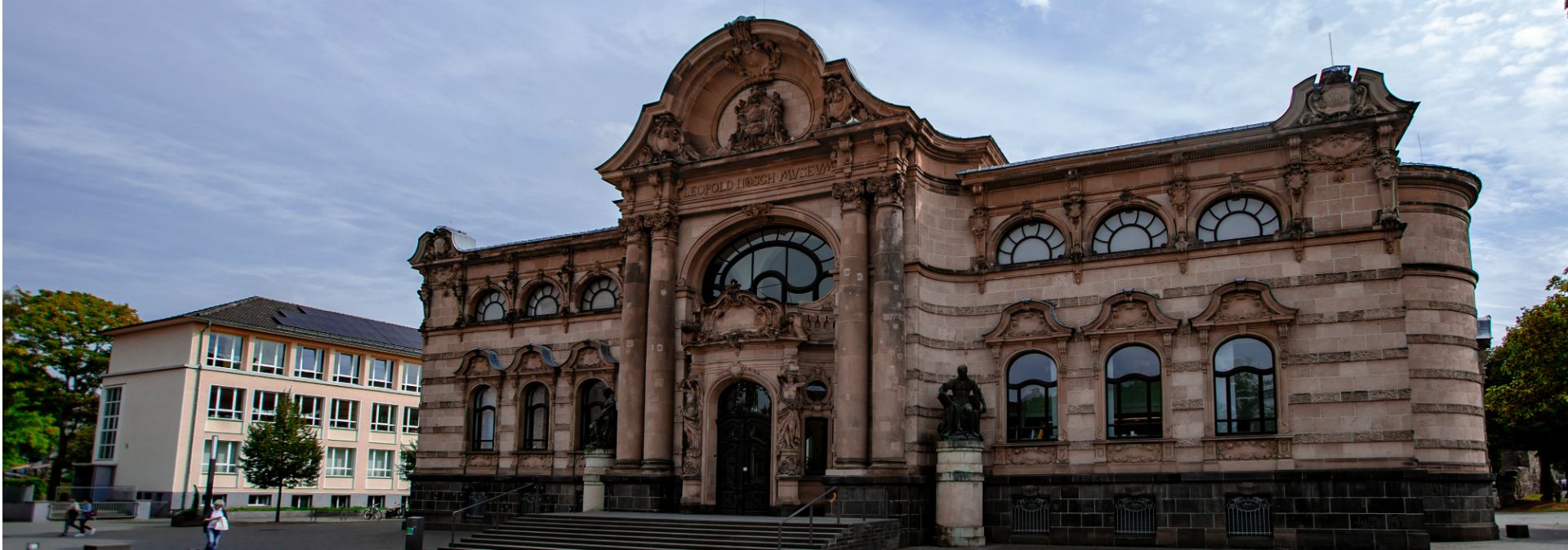 Het prachtige museumgebouw van het kunstmuseum in Düren in de noordelijke Eifel