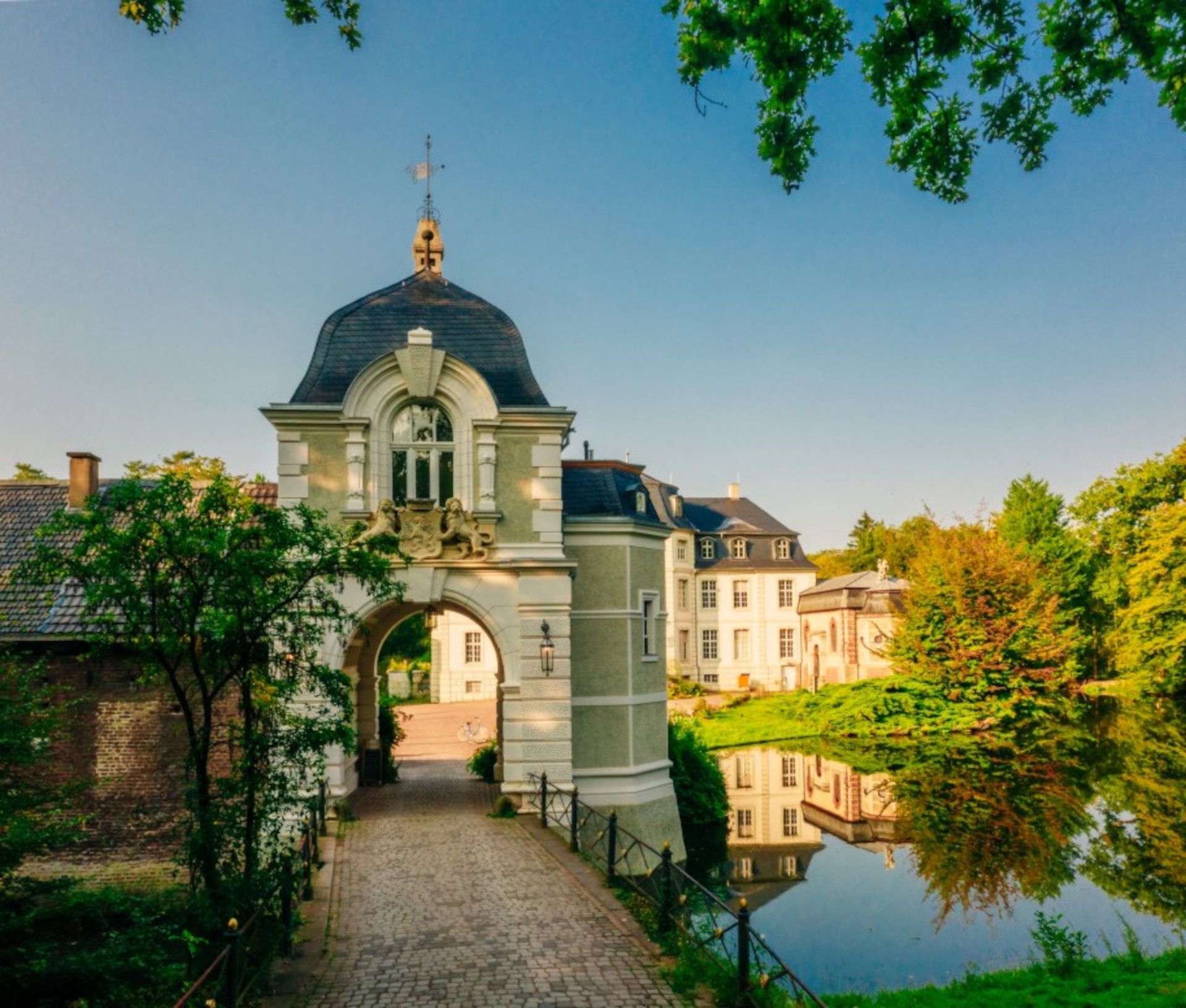 De waterburchtroute van kasteel Türnich