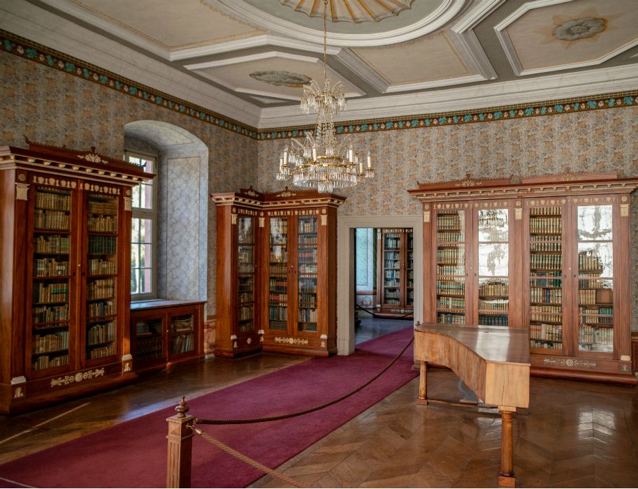 De bibliotheek van de hertogen van Corvey is een van de grootste privébibliotheken in Duitsland.