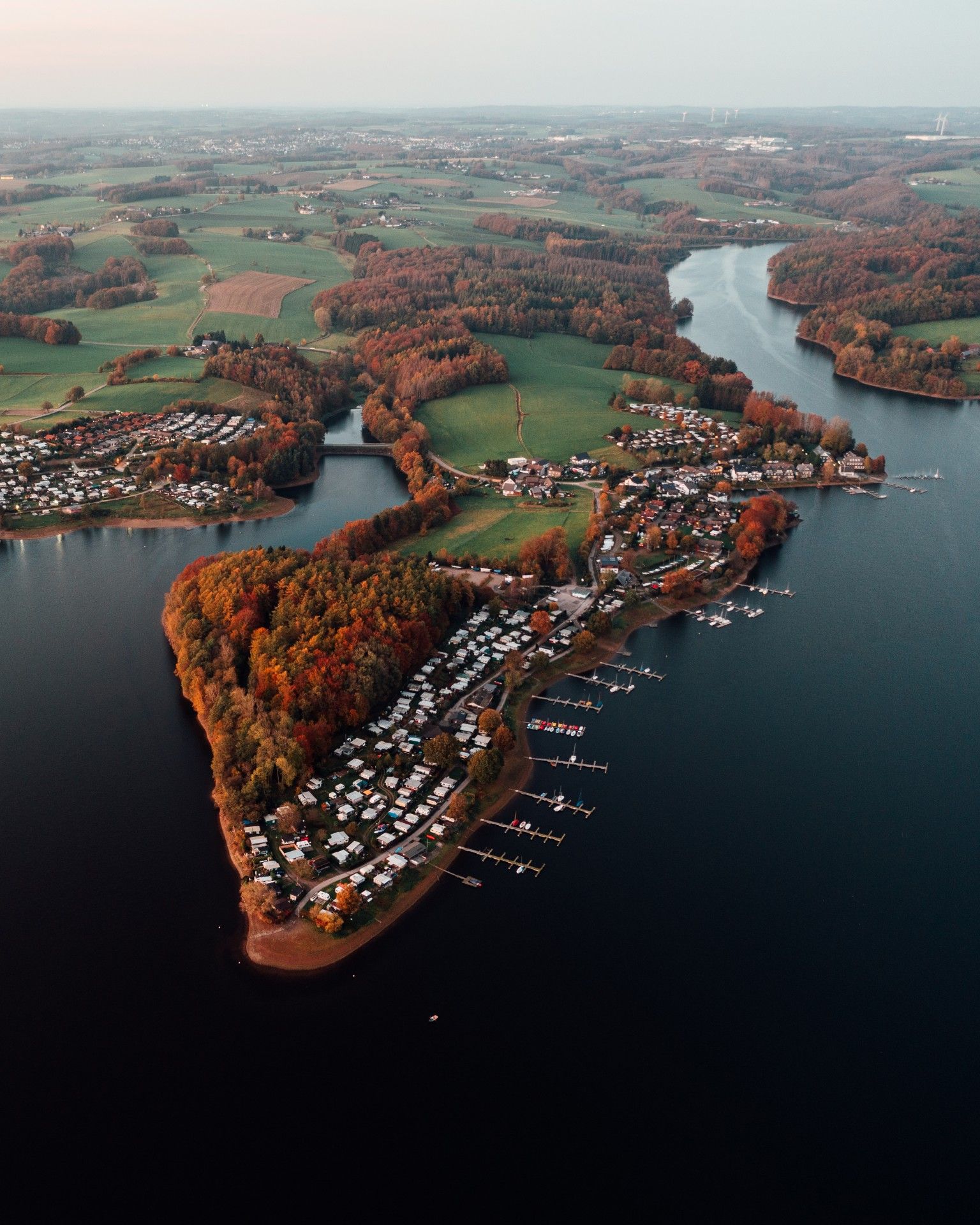 Drone-opname Bevertalsperre, Natuurpark Bergisches Land