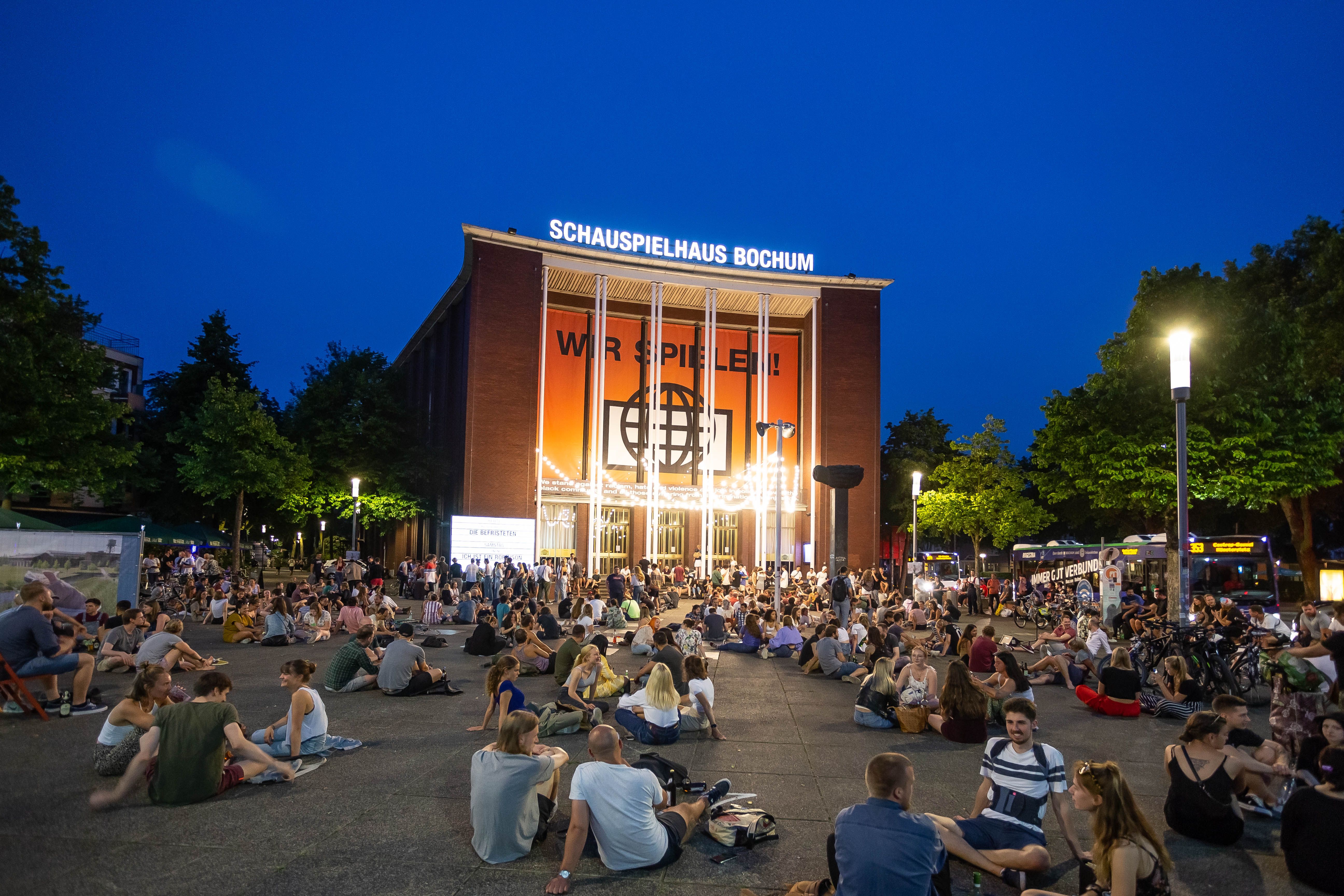 Lutz Leitmann, Stadt Bochum, Zomeravond voor het theater van Bochum