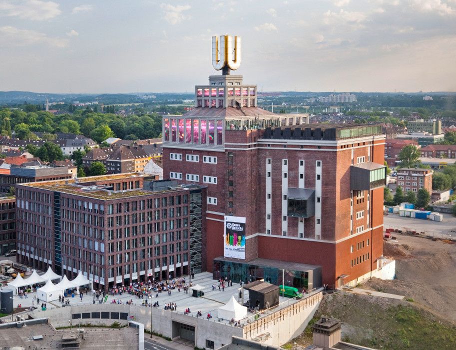 De Dortmunder U wordt beschouwd als een cultureel baken voor het Ruhrgebied en Noordrijn-Westfalen.