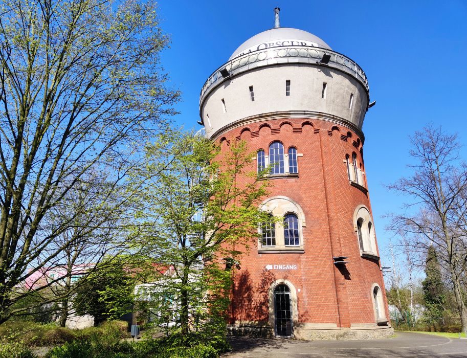 De grootste walk-in camera obscura ter wereld is ondergebracht in de ketel van een voormalige spoorwegwatertoren