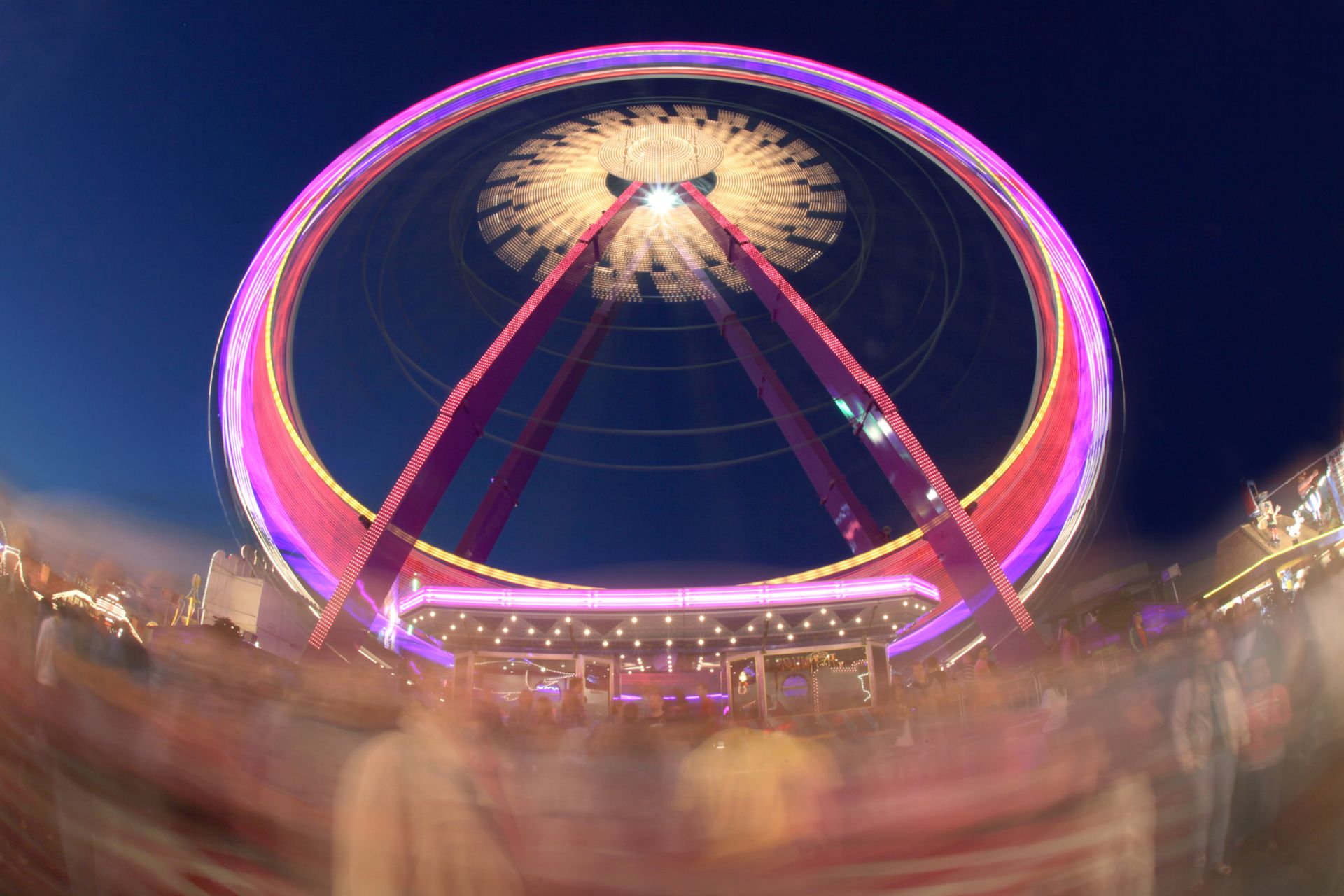 In de Cranger Kirmes kunnen bezoekers kiezen uit verschillende attracties