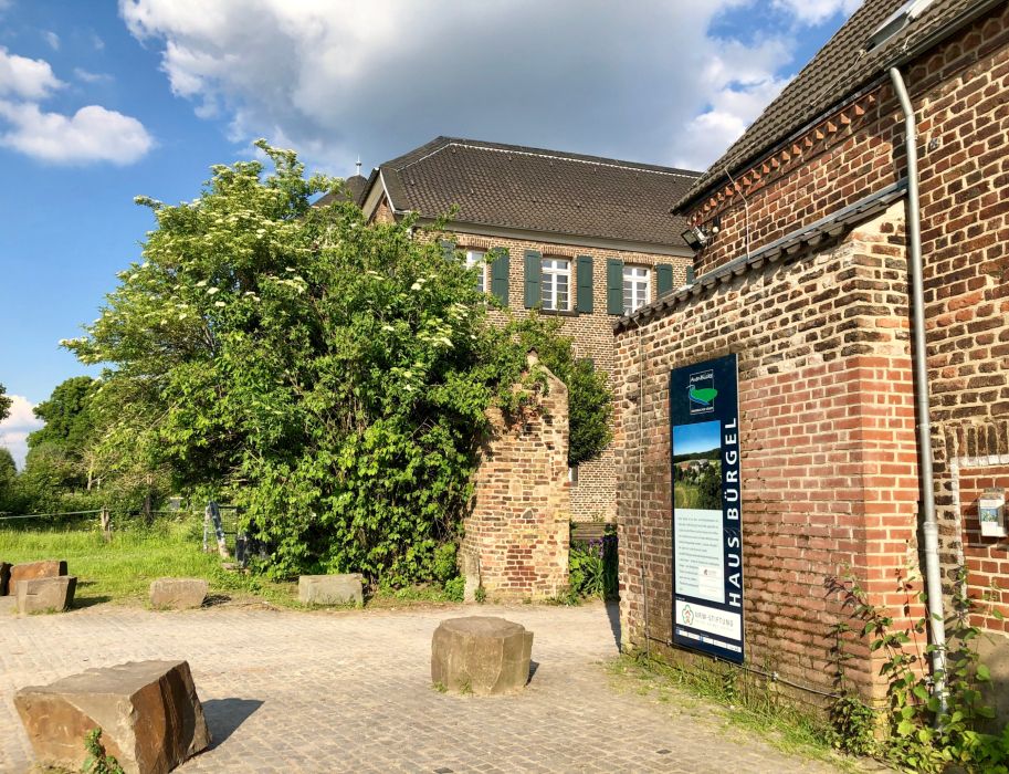 Als voormalig Romeins fort maakt het historische landgoed Haus Bürgel deel uit van de Nedergermaanse Limes.