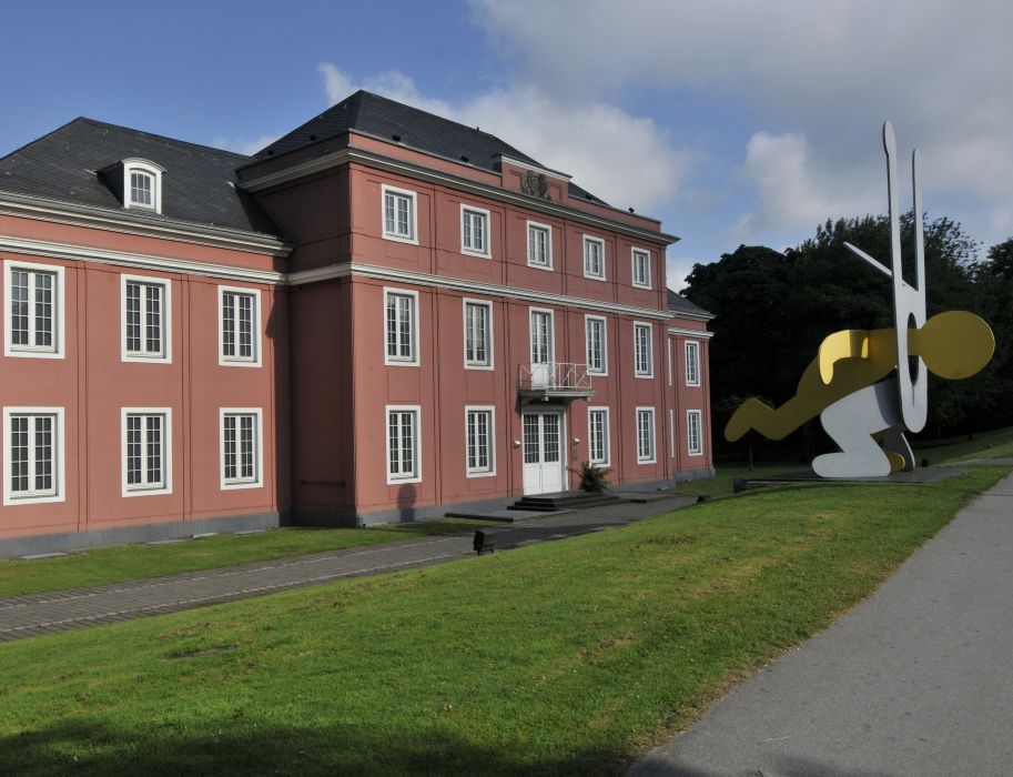 Een sculptuur van Keith Haring stond enkele jaren voor het hoofdgebouw van paleis Oberhausen.