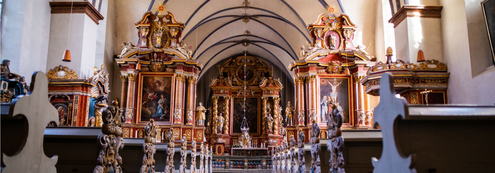 De rijke inrichting van de barokke kerk van St Stephen en St Vitus in Corvey