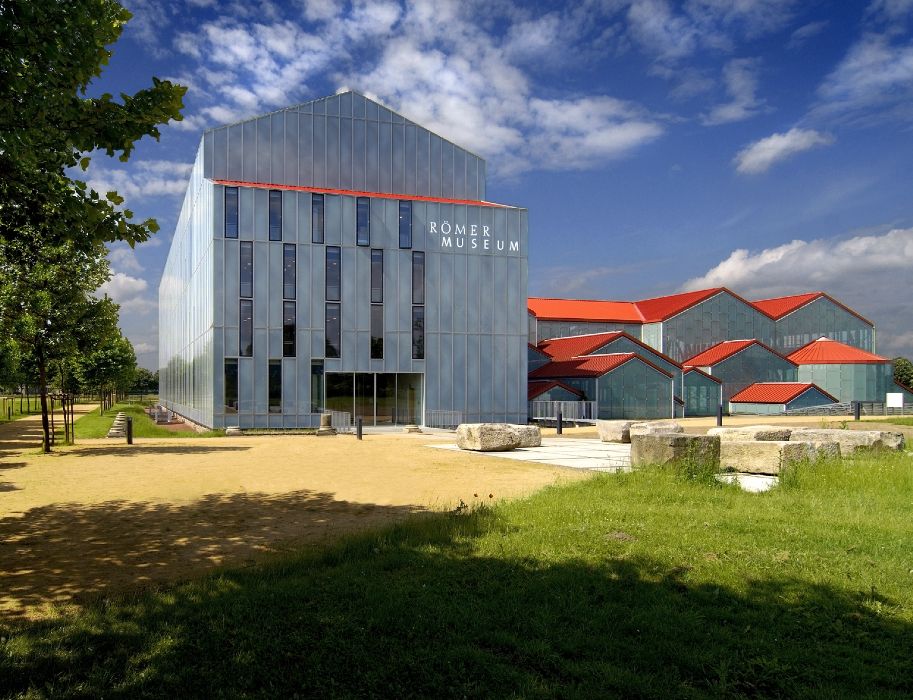 Het LVR Romeins Museum staat op de fundamenten van de entreehal van de voormalige stadsbaden van Colonia Ulpia Traiana.