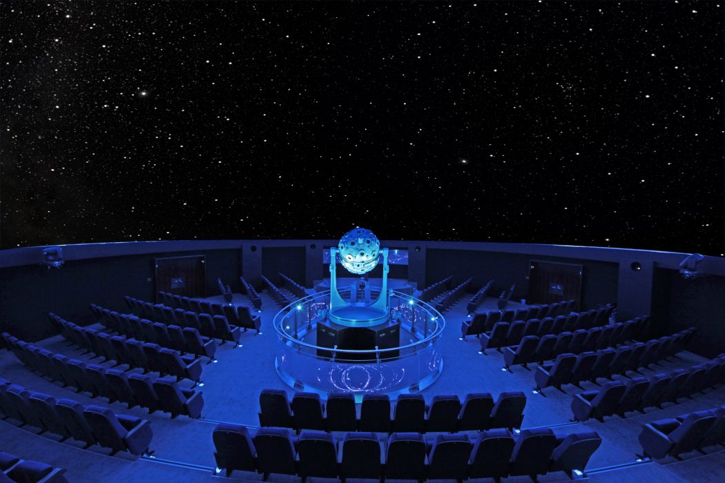 Een van de modernste projectiesystemen ter wereld toont verre sterren en planeten in het Zeiss Planetarium Bochum.