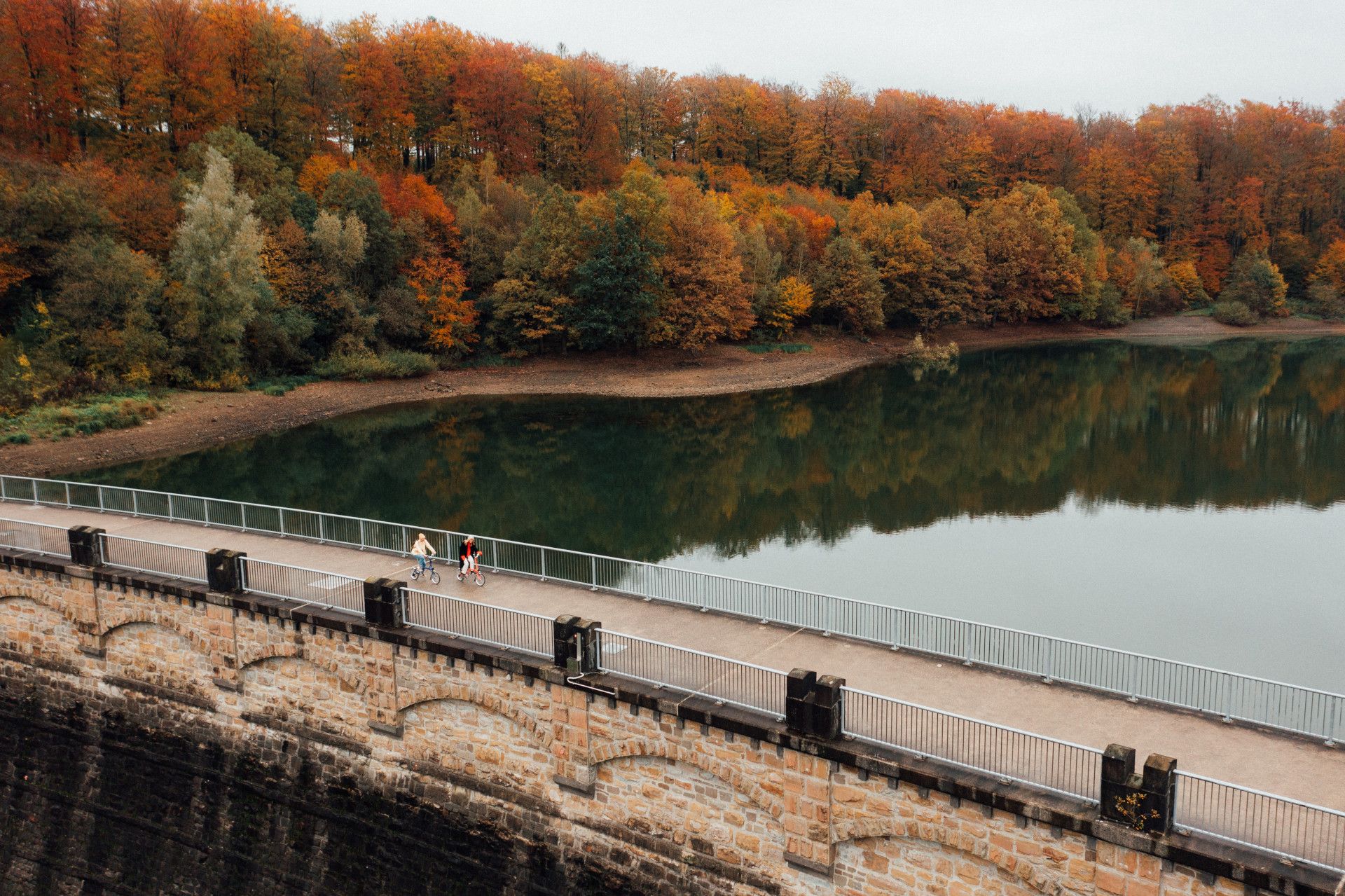 Staudamm an der Lingesetalsperre