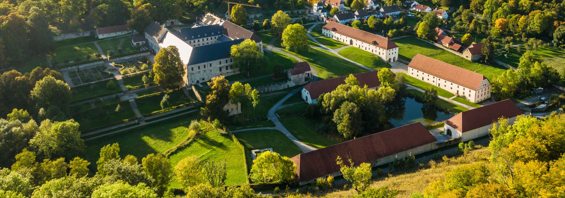 In de abdij van Dalheim is nu een museum voor kloosterlijke cultuurgeschiedenis gevestigd dat uniek is in Duitsland. Het is omgeven door groen