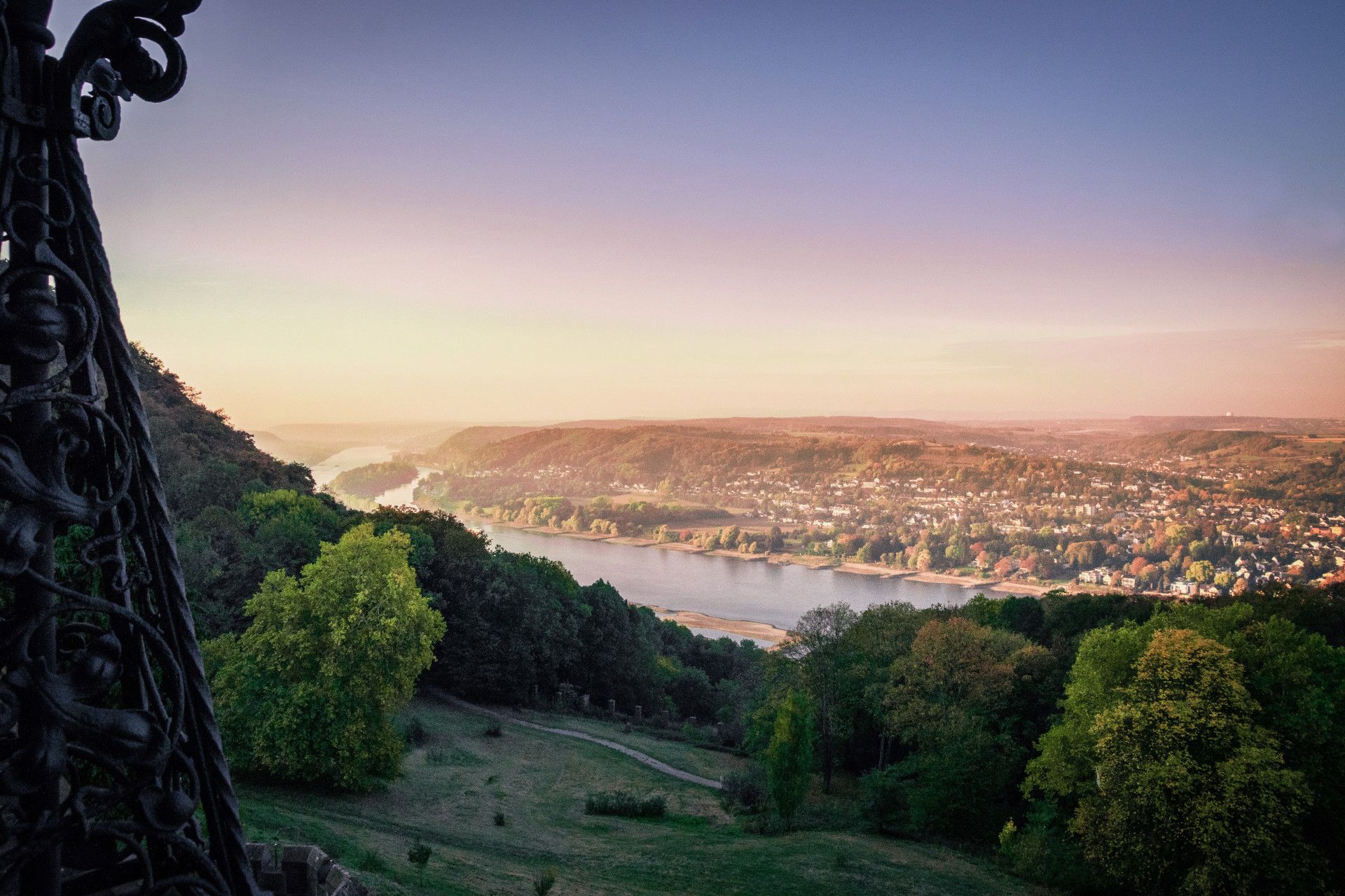 Schloss Drachenburg Aussicht auf den Rhein