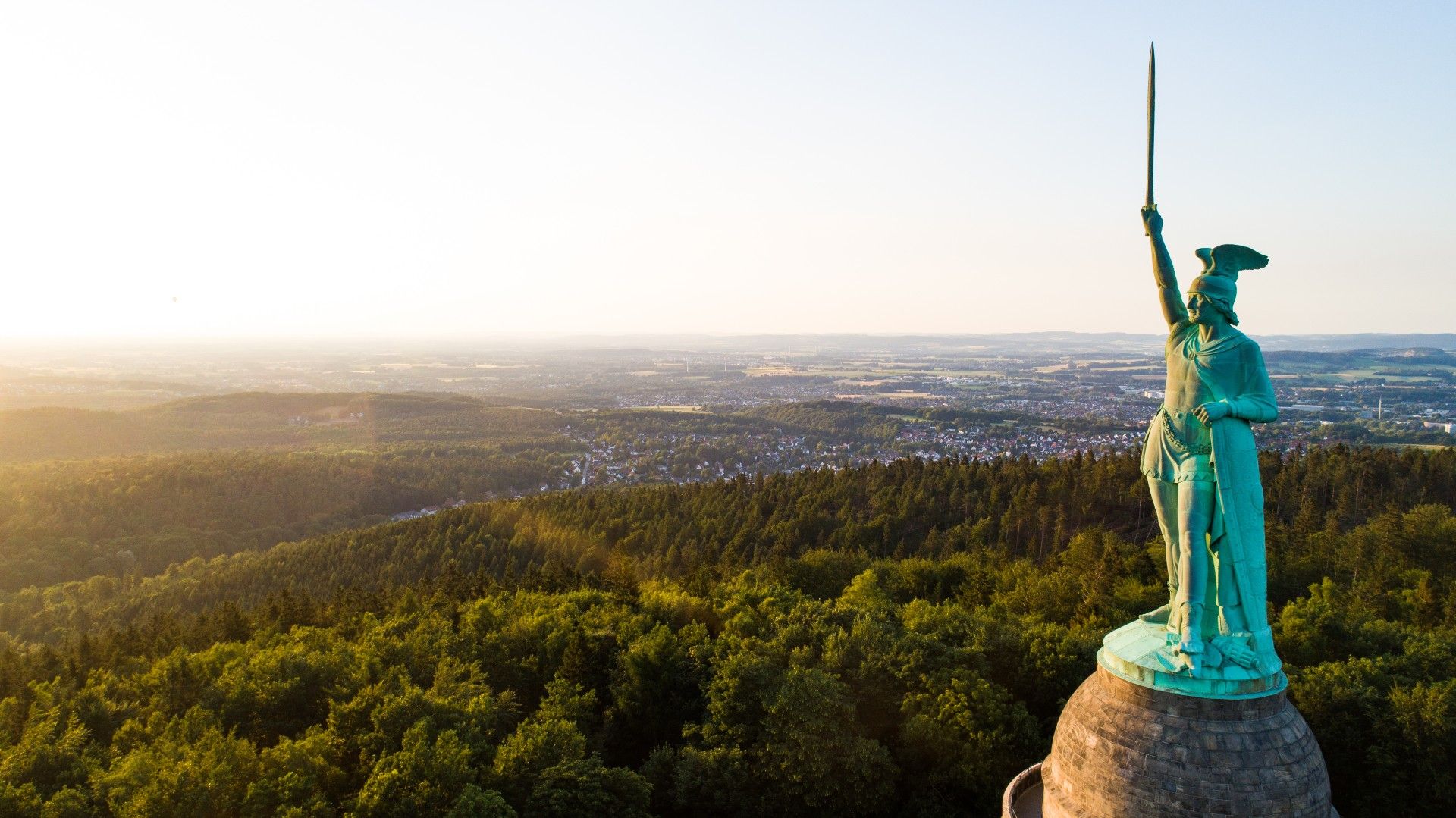 Tourismus NRW e.V., Blick auf das Hermannsdenkmal im Teutoburger Wald