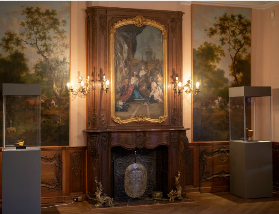 De salon van Aken, de permanente tentoonstelling in het Couvenmuseum